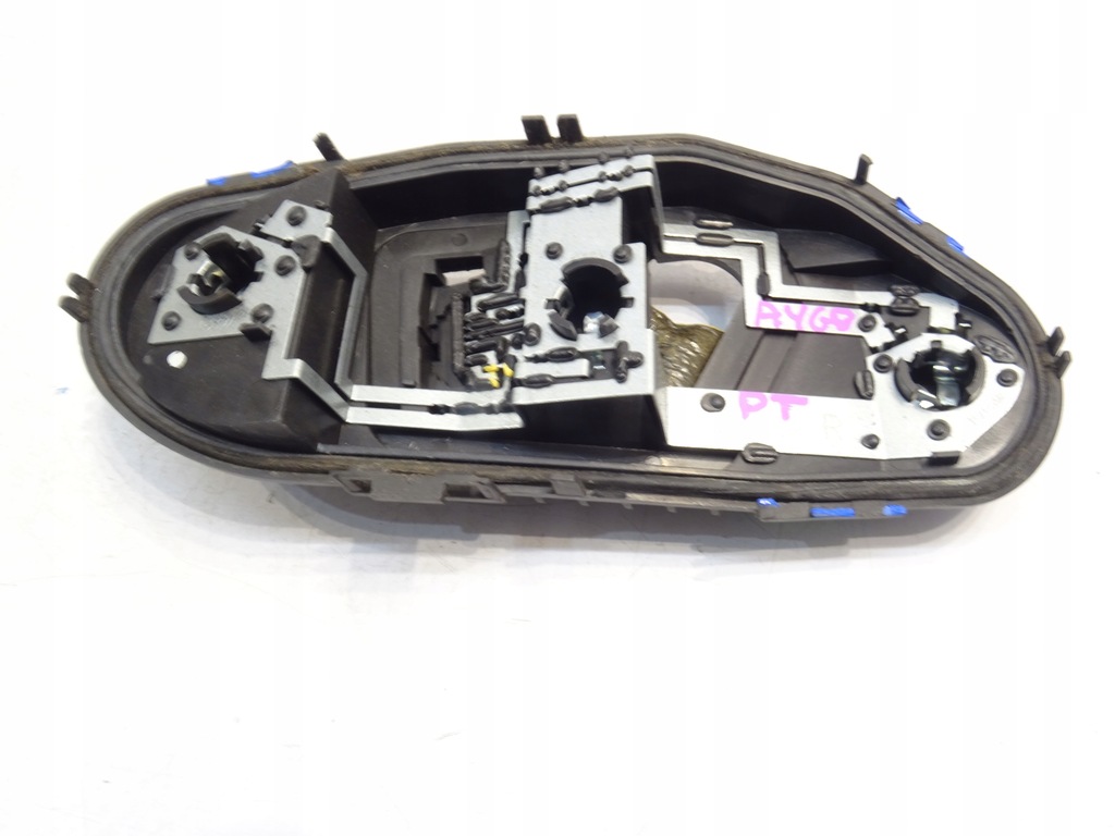 фото №1, Вкладыш лампы правый задняя задний toyota aygo i 2005-2014