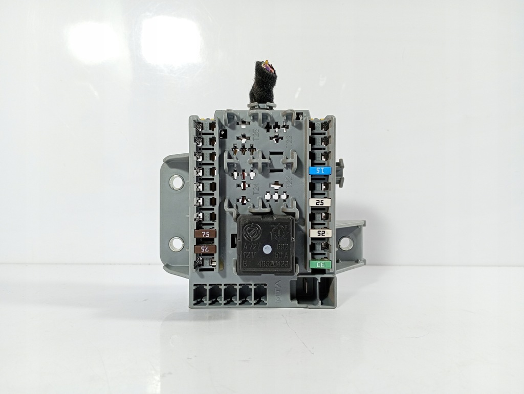 фото №1, Alfa romeo 147 00-10 коробка предохранителей оригинальный номер 50507676