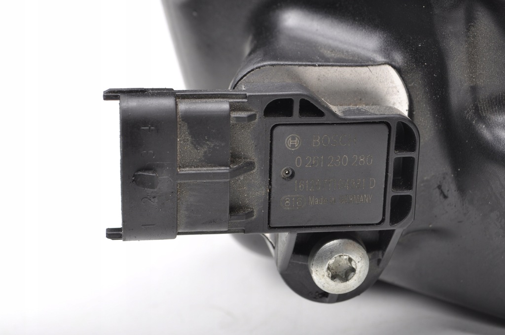 фото №6, Aston martin db11 5.2 радиатор интеркулер правая