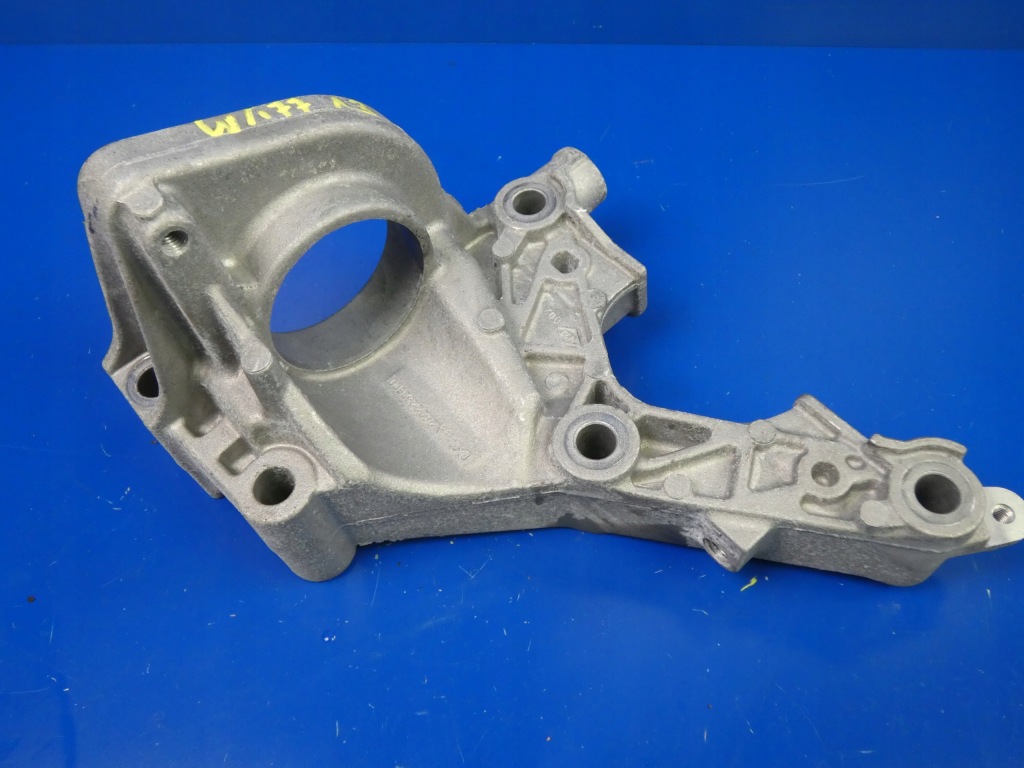 фото №1, Mercedes a w177 w247 1.3 b кронштейн опора полуось