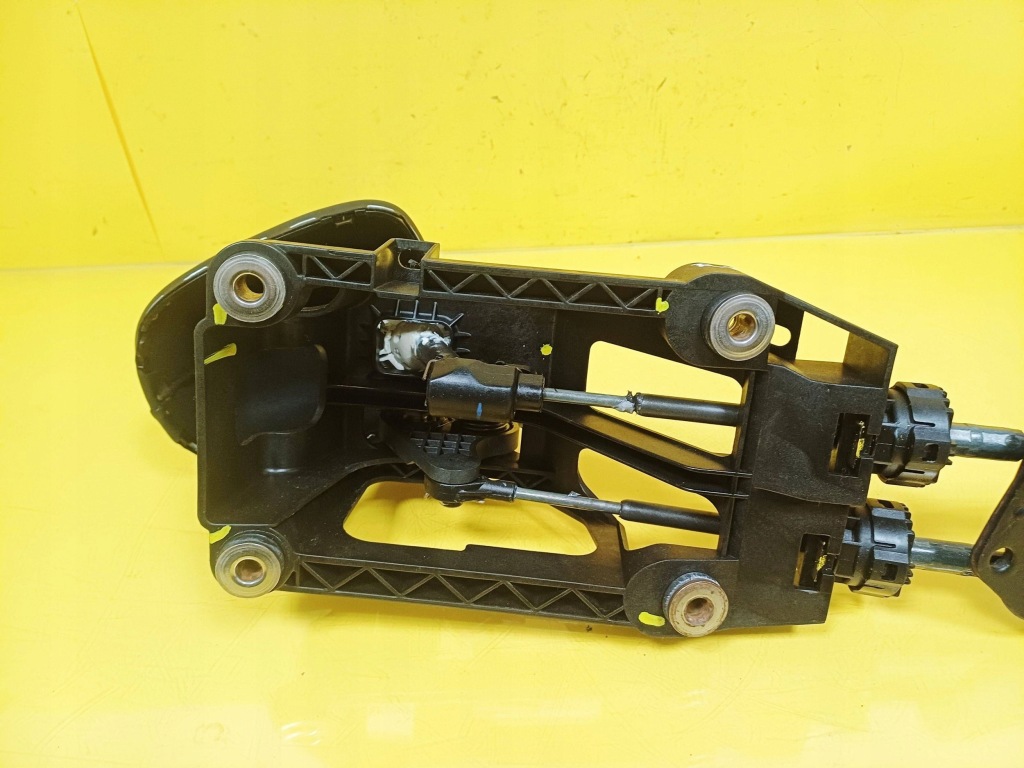 Домкрат механический выборщик тросы чехол ручка peugeot 107 1.0 бензин nr5 Оригинал