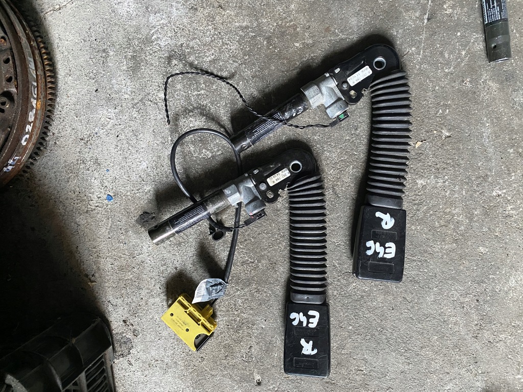 фото №1, 8 bmw e46 натягувач поперечина правий