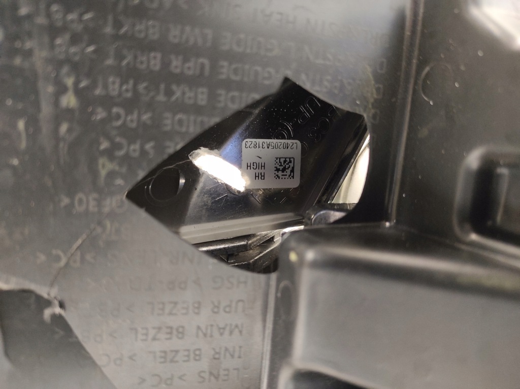 Купить Hyundai i20 3 3 20- фара правый  перед full led 92102-q0100