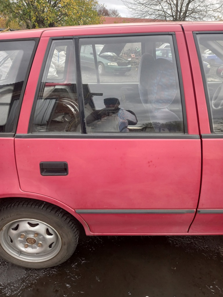 фото №13, Поворотный кулак ступица левая suzuki swift 1.0 99r lift