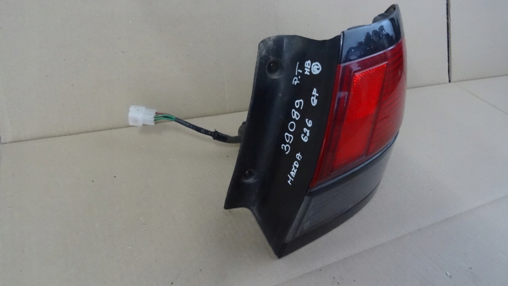 фото №2, Mazda 626 gf лампа правий задня hb