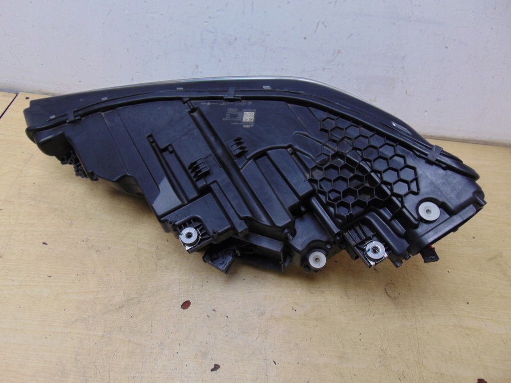 фото №7, Лампа правая перед audi e-tron 4ke 4ke941040