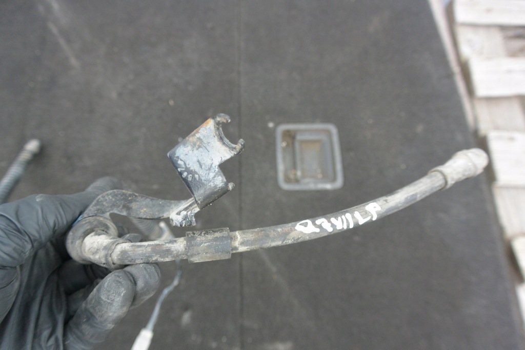 фото №6, Шланг гальмівний супорт перед правий лівий audi q7 4l vw touareg 7l