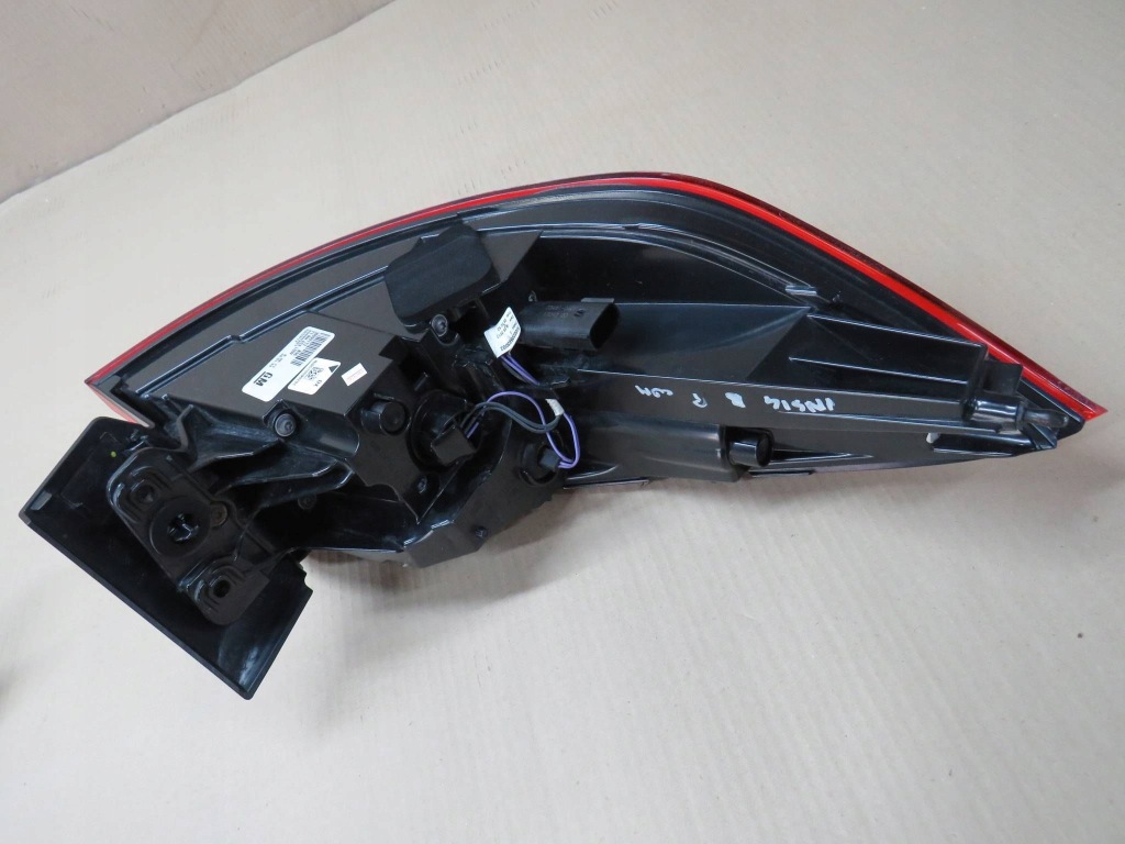 Opel insignia b универсал фара задняя кузовная led правый Киев