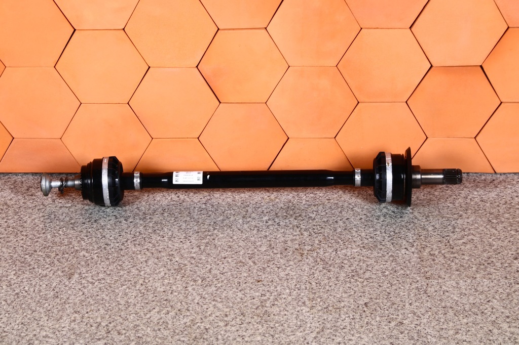 фото №1, Bmw g20 приводной вал левая левый задняя задняя 8487123 3 km !!