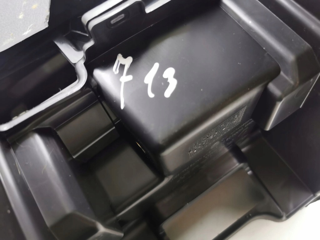 фото №6, Renault clio v 2023 туннель средний