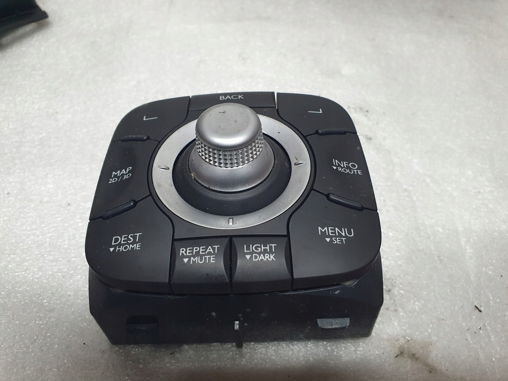 фото №1, Панель навигации renault megane iii 253b00345r