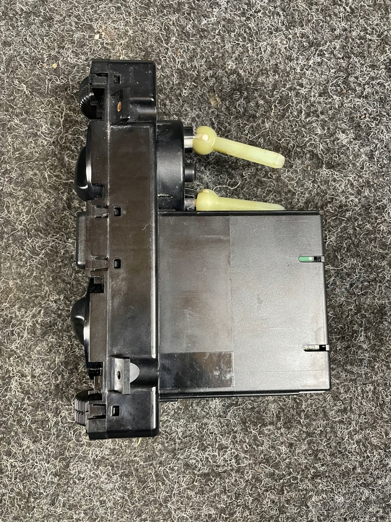 фото №7, Mercedes w202 w210 панель обдув кондиционера 2108303185