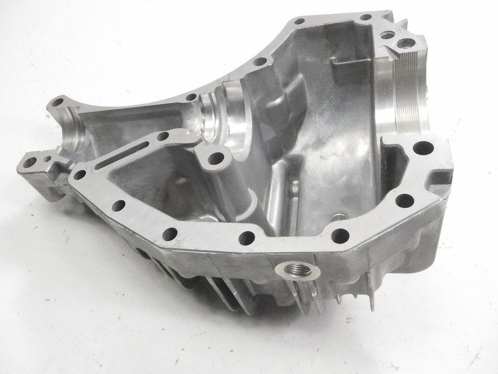 фото №13, Корпус коробки передач renault trafic 7701465584