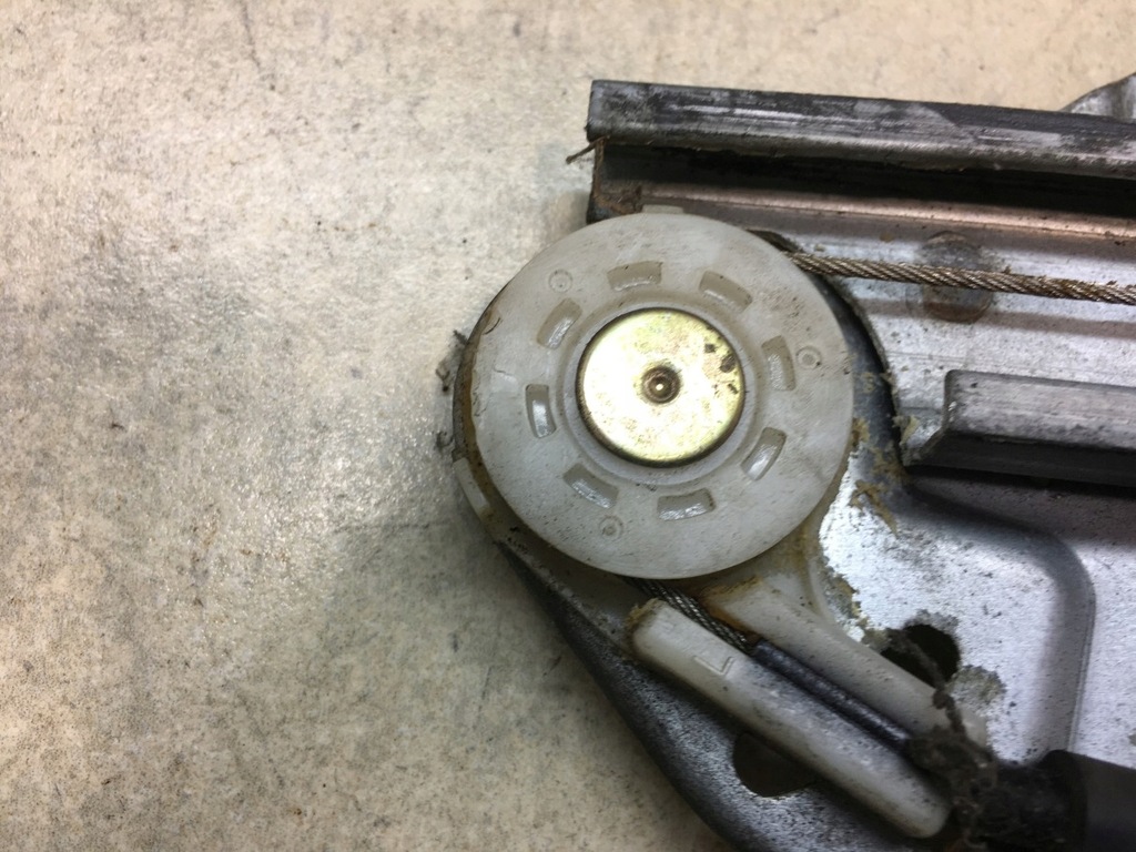 фото №9, Підйомник скло лівий задня mazda 626 iv ge 2 pin