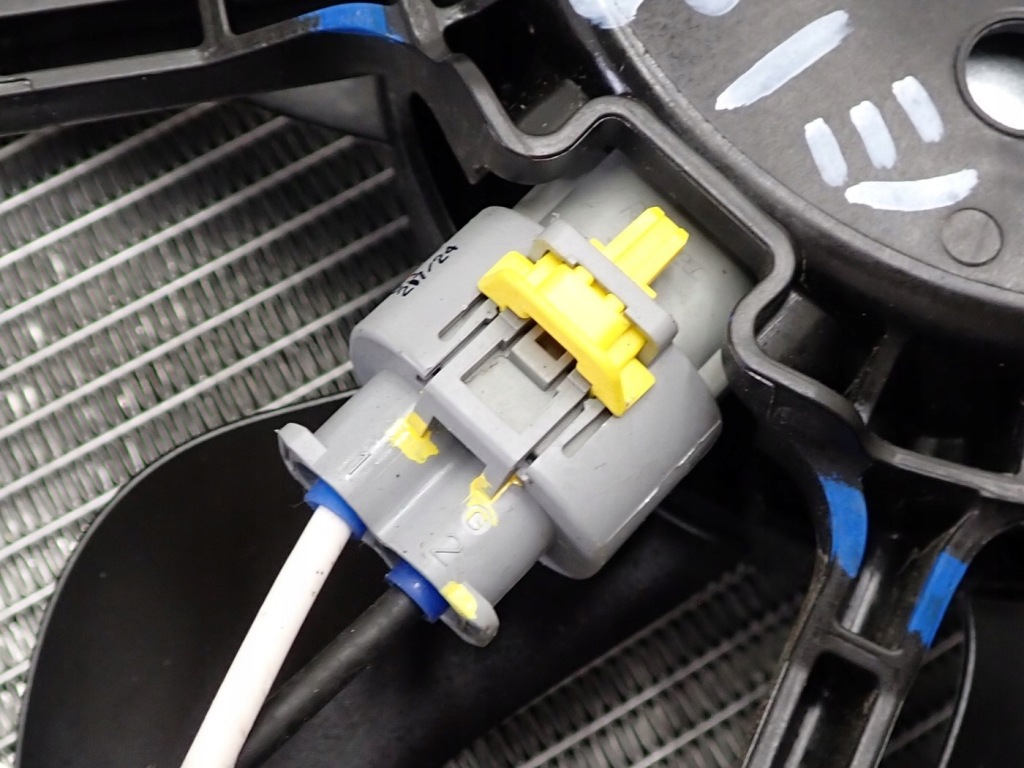 Комплект радіатор води кондиціонера вентилятор dacia sandero 3 3 1.0 tce Недорого