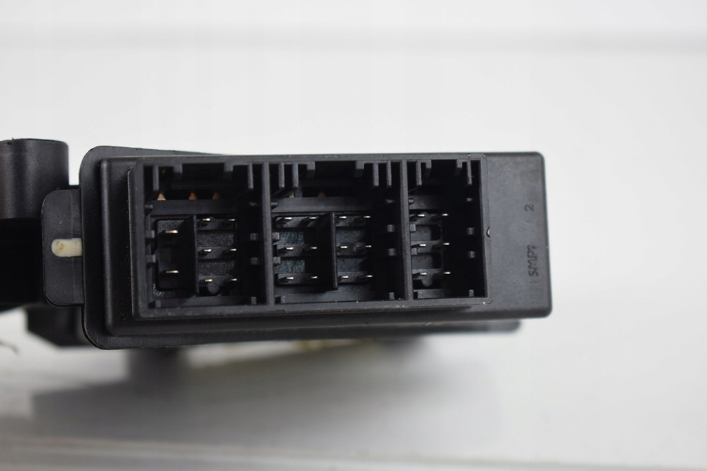 фото №6, Моторчик скло правий перед vw skoda 6q1959802a