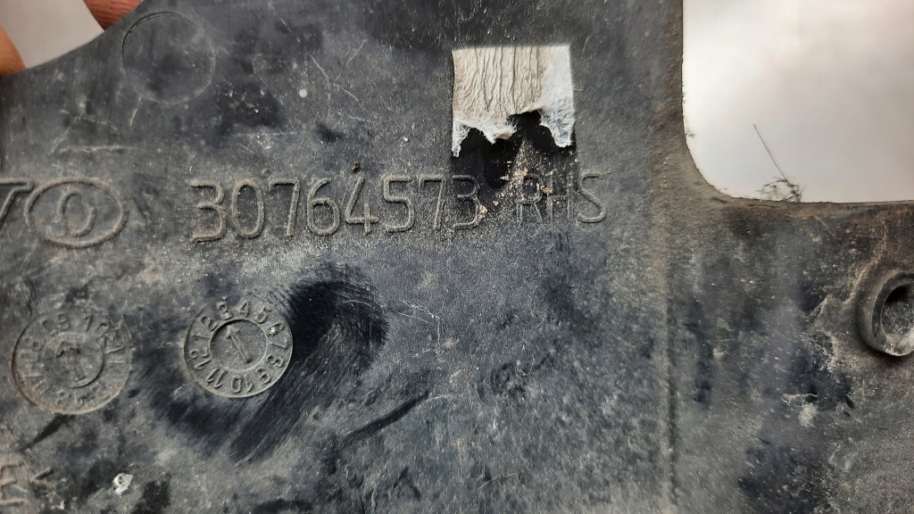 фото №9, Воздуховод воздуха правая 30764573 volvo xc60 08-13r