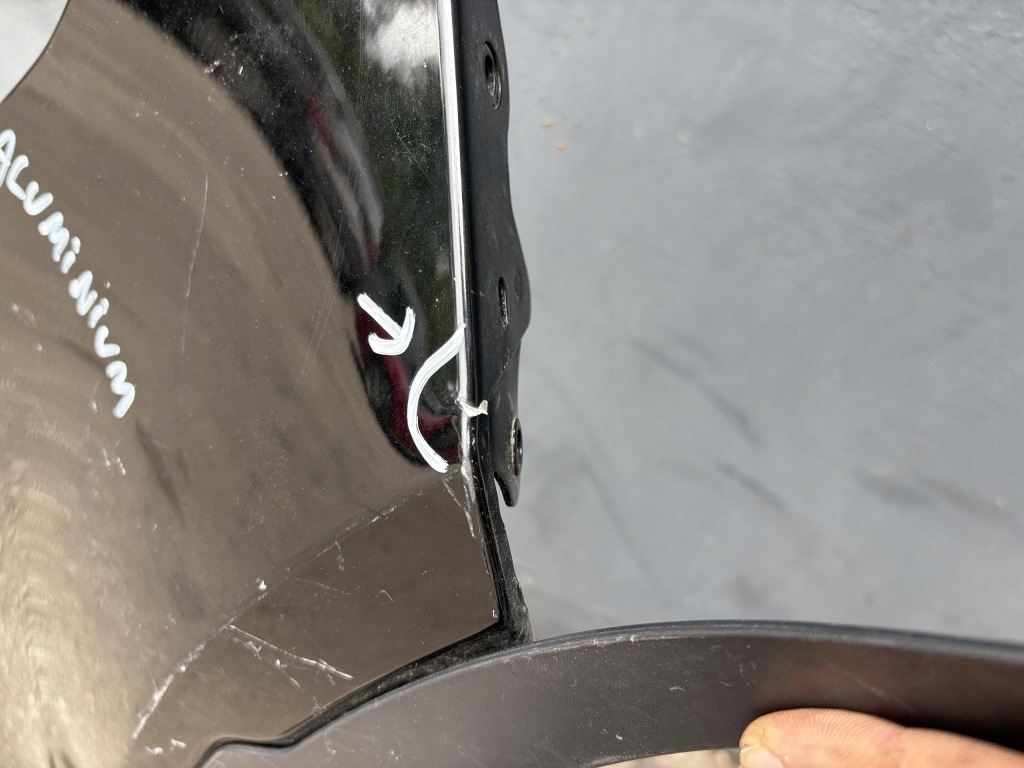 фото №11, Land rover discovery 5 v крыло правый перед молдинг hy32-16015-a166