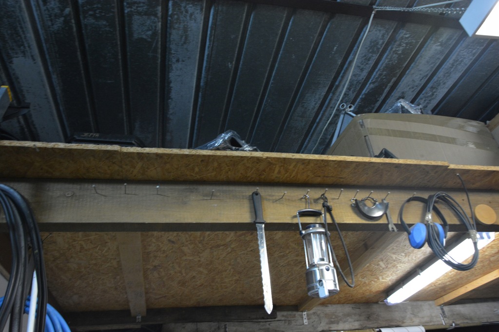 фото №9, Петля крышки задняя левый vw jetta 5c6827301e