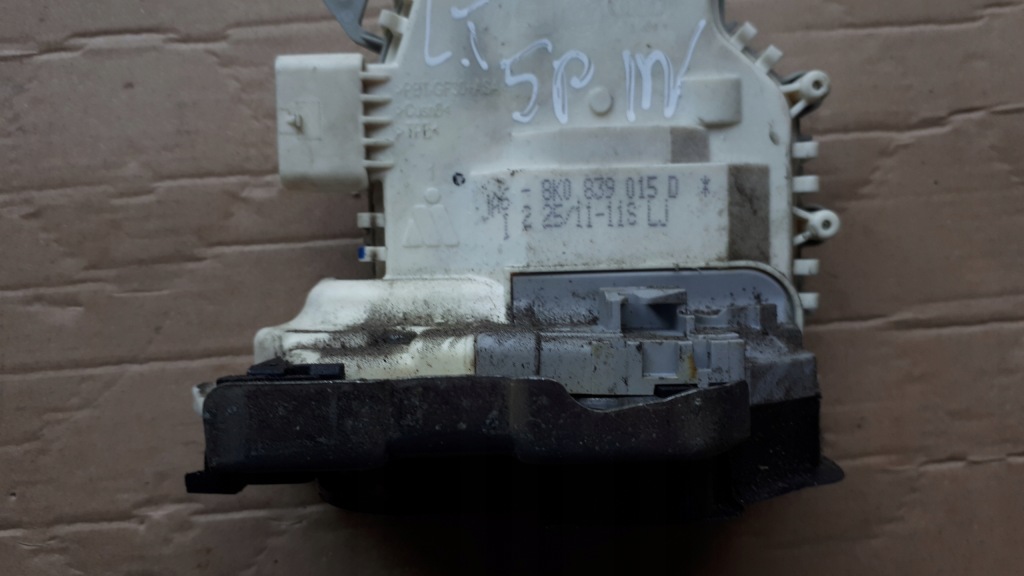 фото №3, Audi оригинальный номер 8k0839015d замок дверь