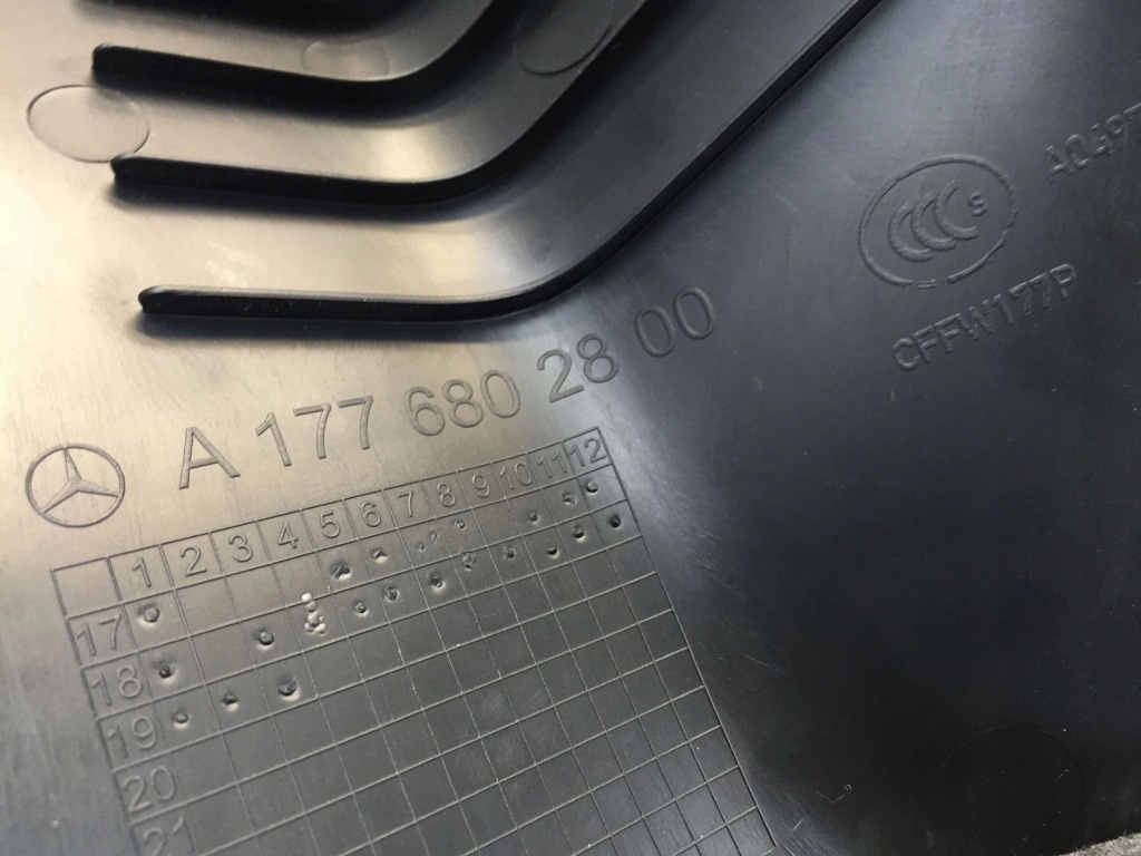 Mercedes b w247 защита nagładka накладка  порога  правая Оригинал