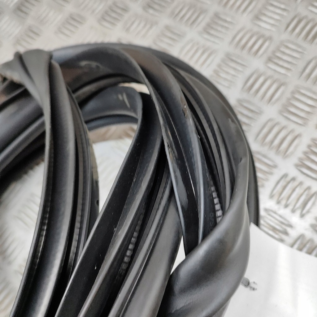 фото №7, Hyundai ioniq 6 2023 левая сторона прокладка дверь