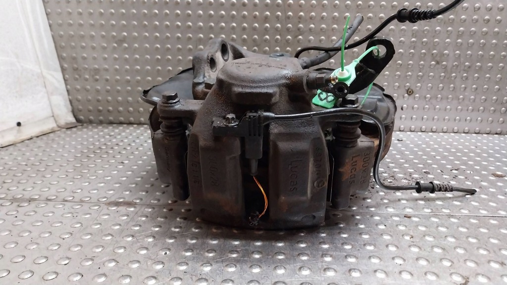 фото №5, Поворотный кулак ступица суппорт правый перед 20901 mercedes w203 w209 slk r171