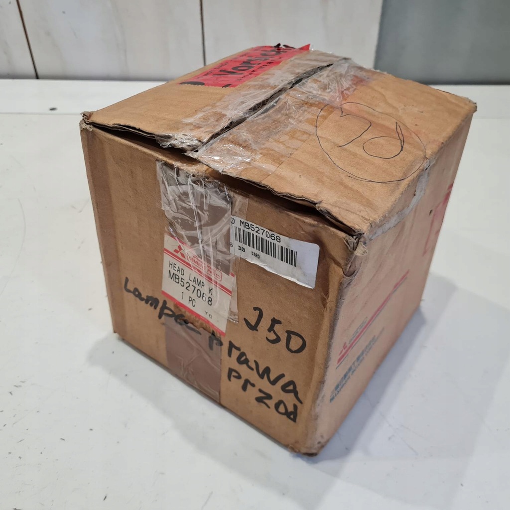 фото №12, Mitsubishi l200 лампа фара правый перед оригинальный номер mb527068