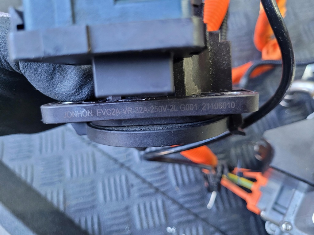 фото №12, Конвертер инвертор зарядное устройство разъём зарядки преобразователь dacia spring