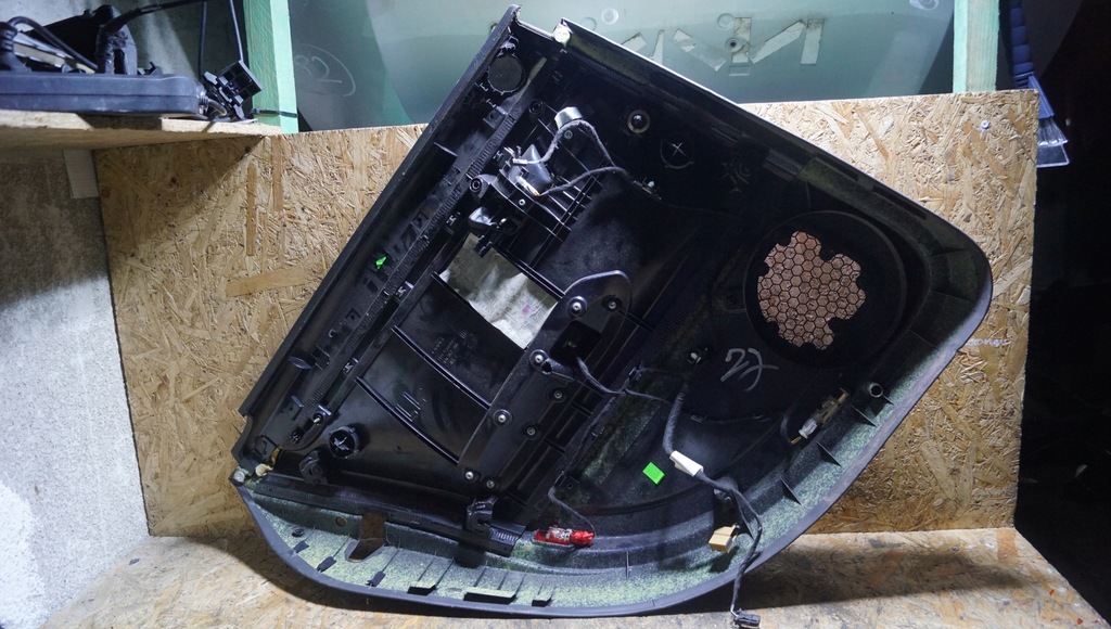 фото №10, Обшивка дверь правый задняя audi a4 b7 bose