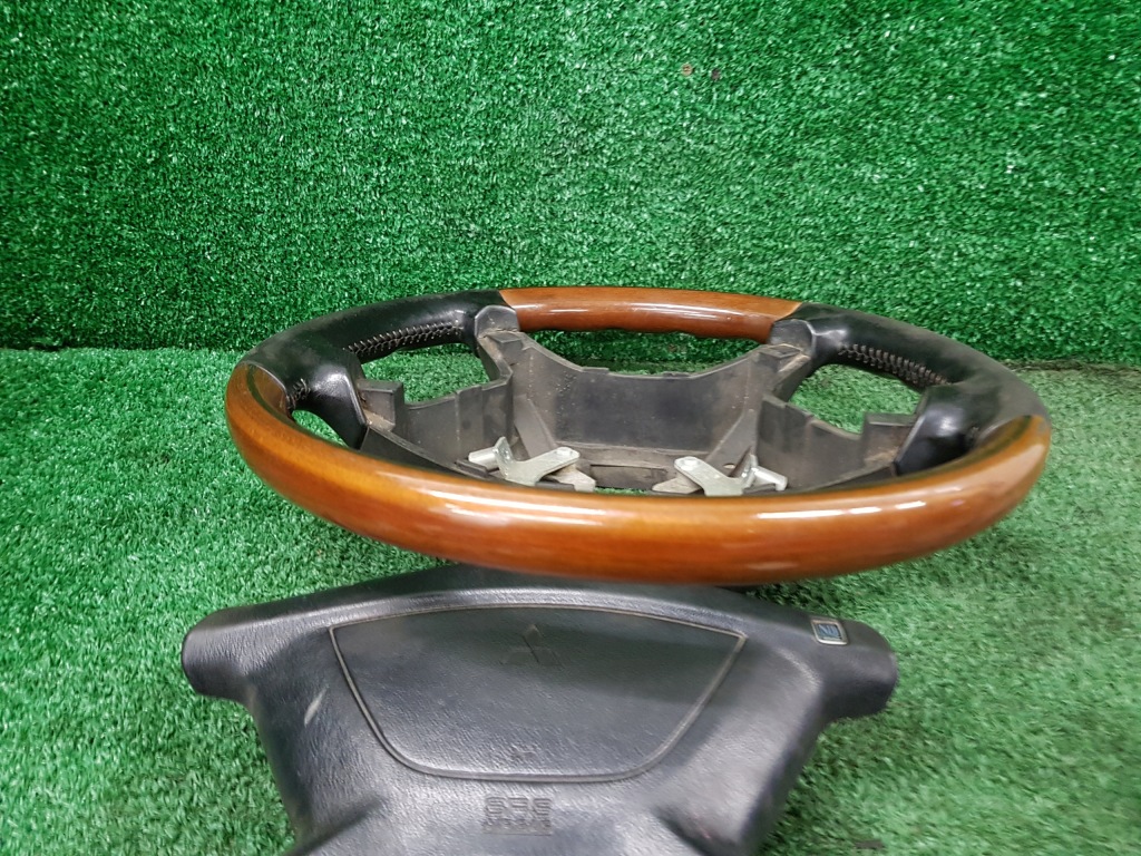 Кермо  mitsubishi carisma Недорого