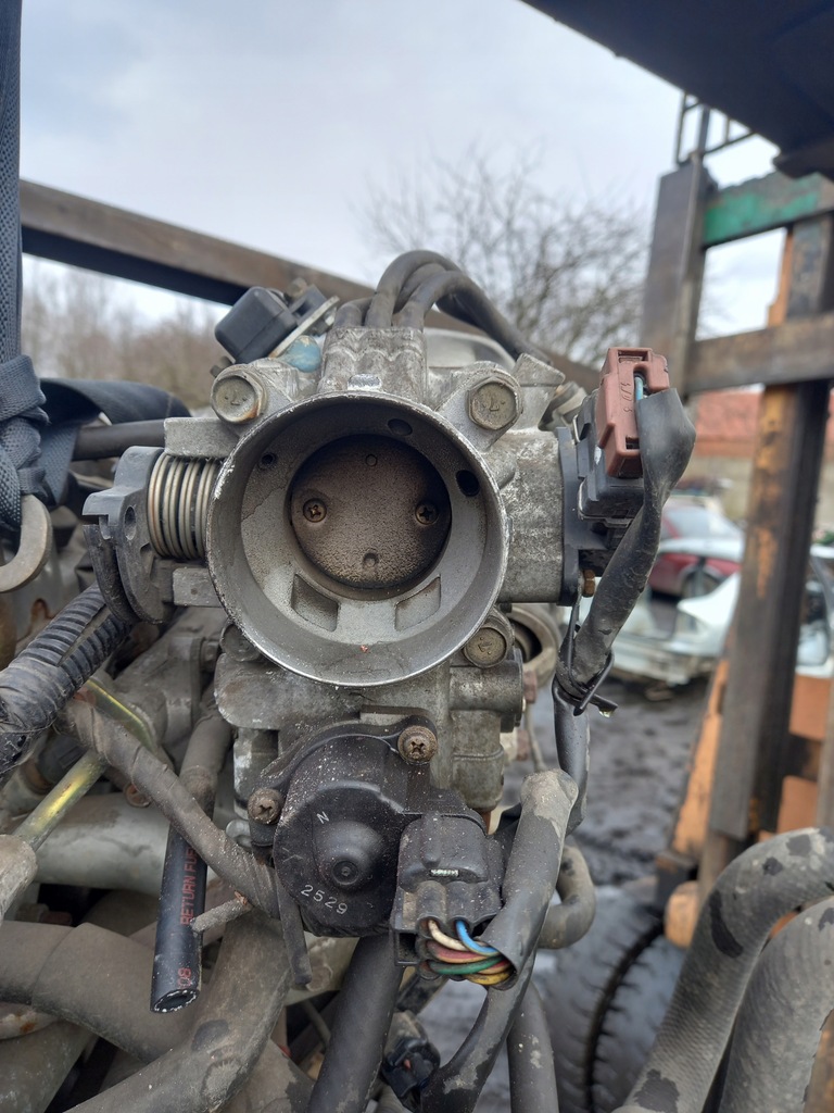 фото №10, Форсунки пального молдинг 4 szt mitsubishi colt v 2001r 1.3 бензин