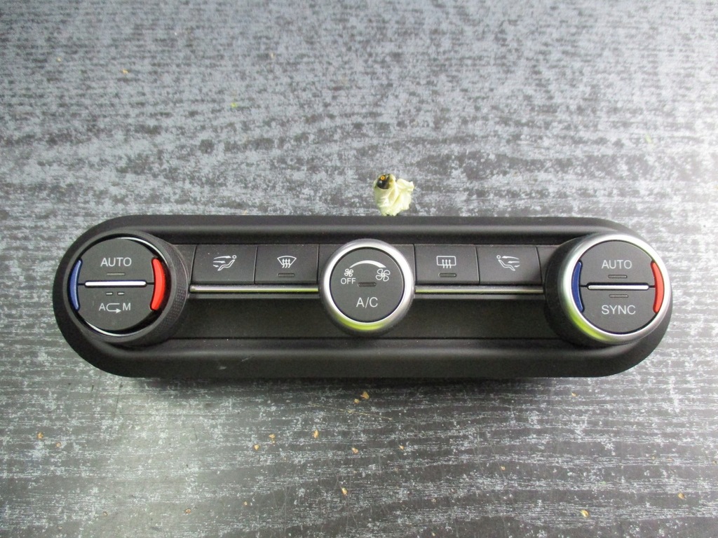 фото №1, Панель кондиционера alfa romeo stelvio 01561390660