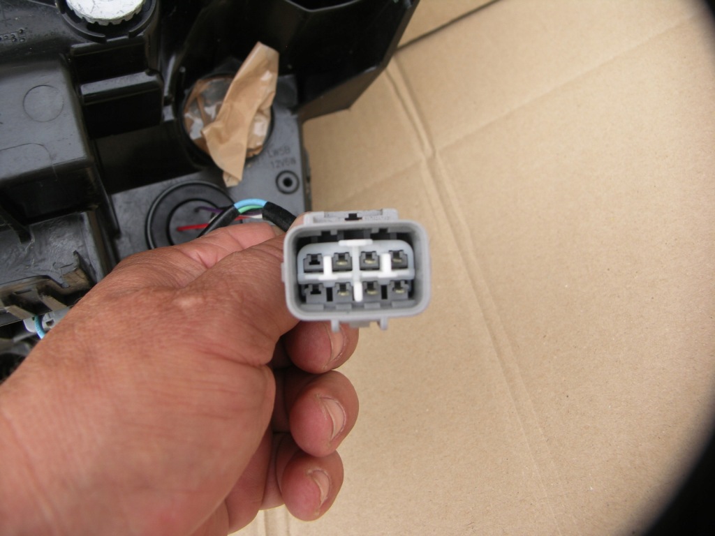 Купить Suzuki vitara 3 рестайлинг  18 -- фара передняя правый  niebieski led cała европа