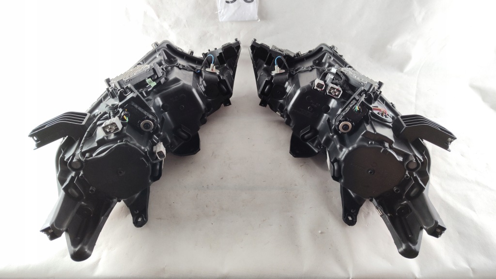 Mitsubishi outlander рестайлинг  full led левый правый фара фара Недорого