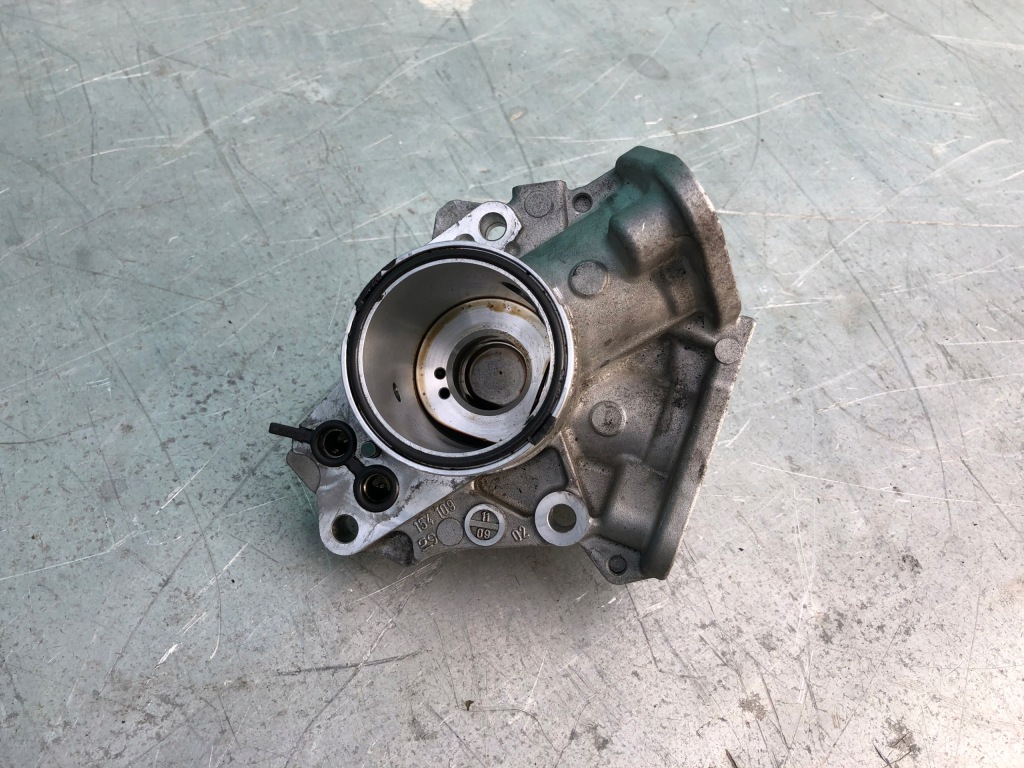 Купити Mercedes w218 m157 корпус насоса пального bi turbo