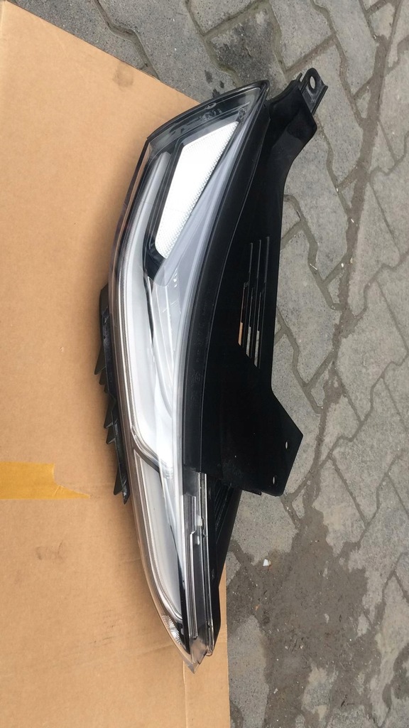 фото №1, Hyundai santa fe 2019- led правий 3 pin лампа