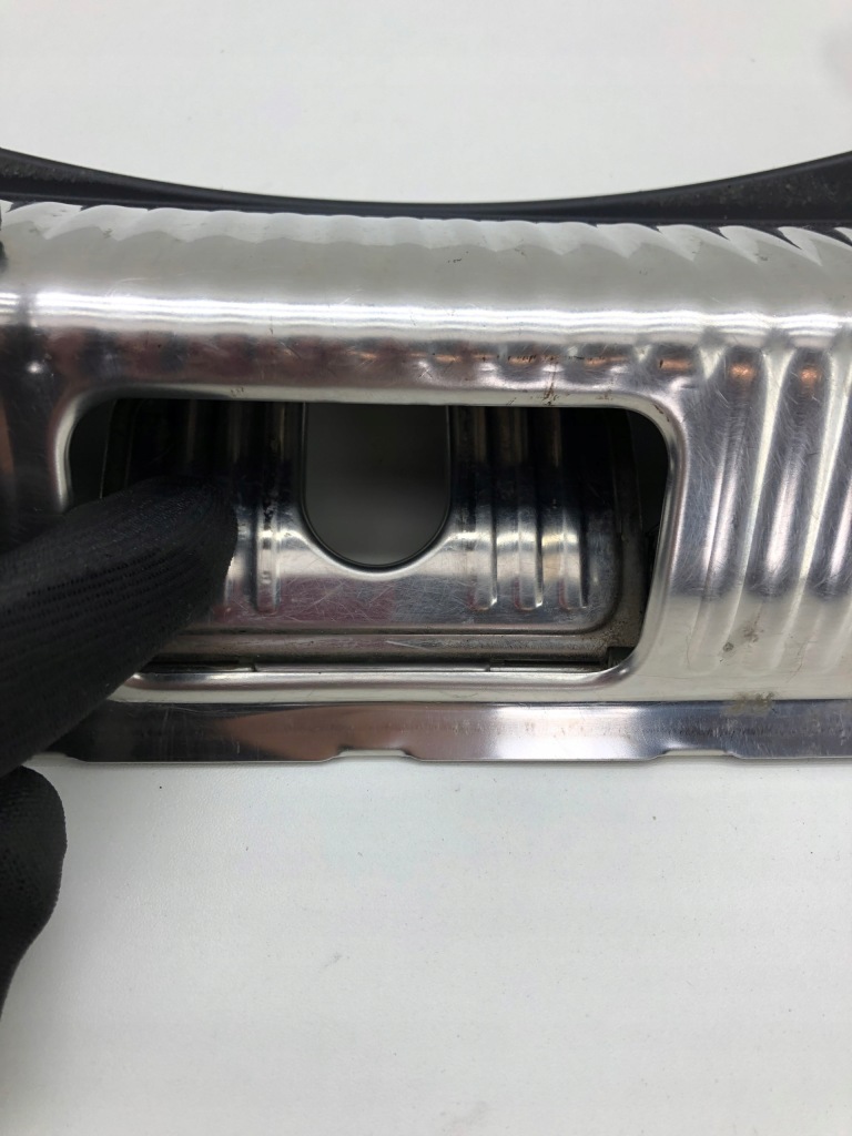 Audi a4 b9 накладка поріг багажника 5w9864513 Недорого