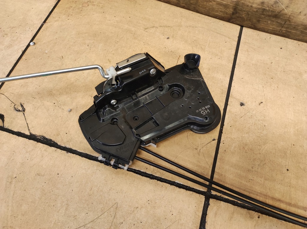 фото №5, Замок дверь правый перед hilux viii 8