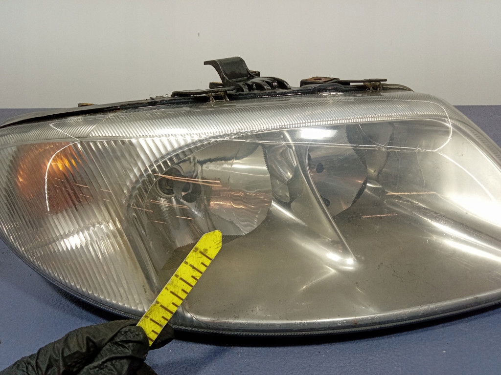 фото №6, Chrysler voyager iv фара правий eu 04857702ab