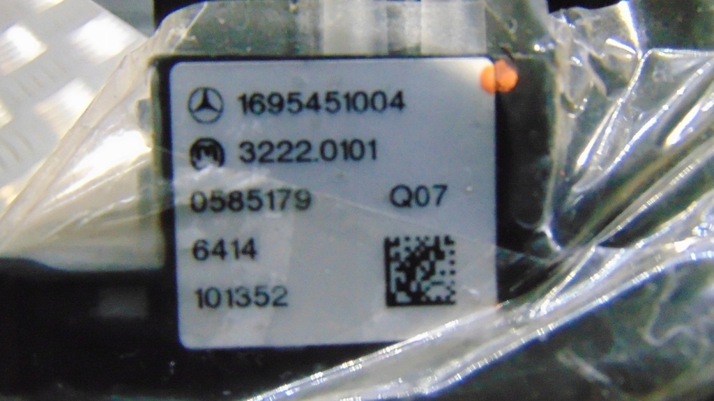 фото №5, Выключатель переключатель света бардачок полка mercedes w169 lift