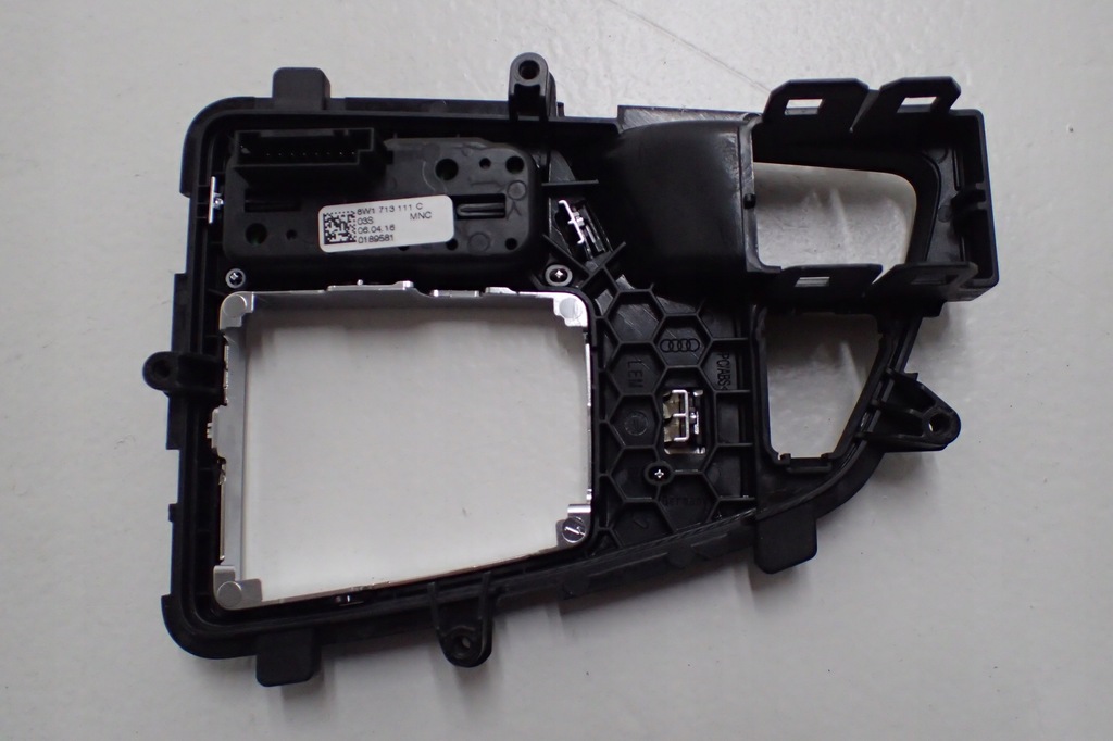 фото №7, Audi a5 8w рамка передач 8w1713111c