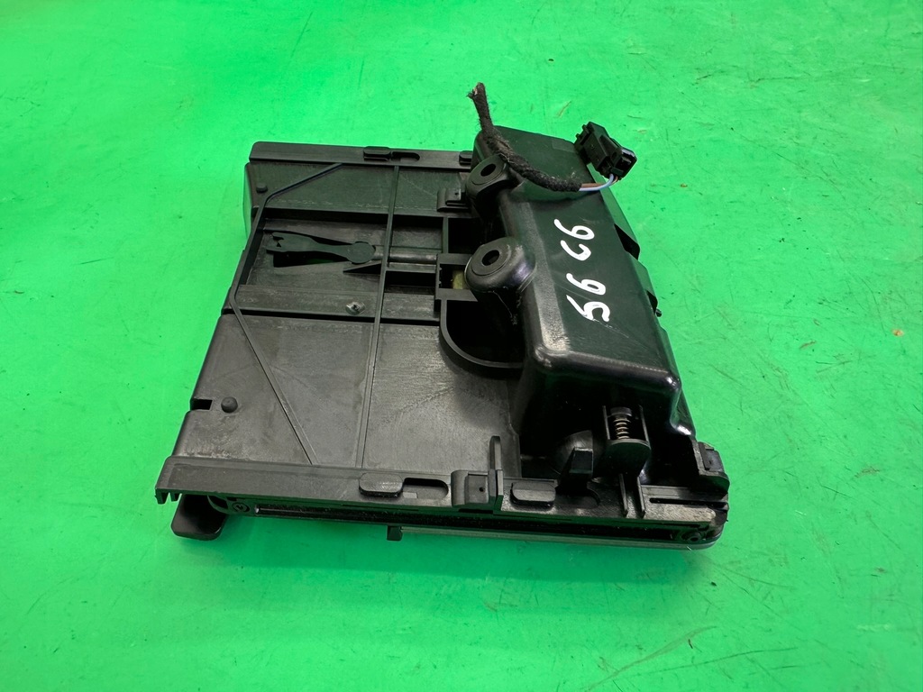 фото №8, Бардачок средний пепельница 4f1857951c audi s6 c6 a6 04-11