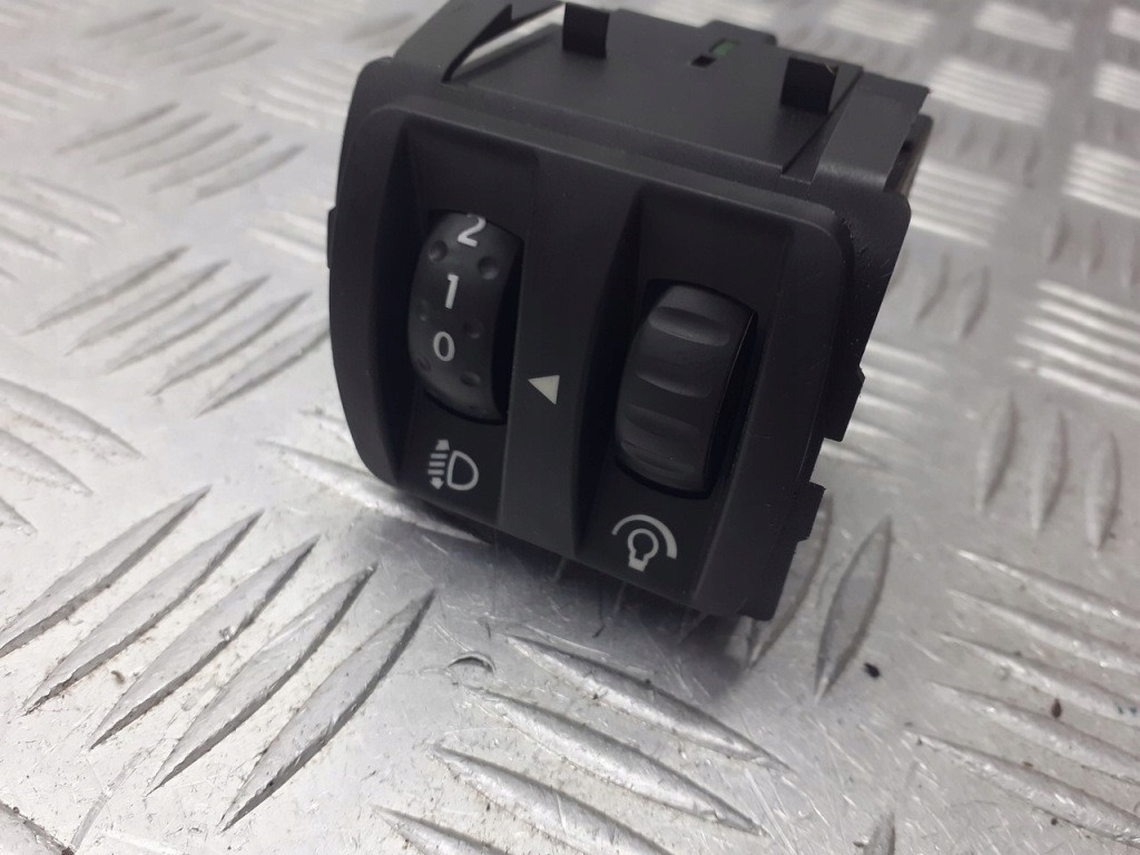 фото №1, Переключатель света renault twingo ii 1.2 8200095495c