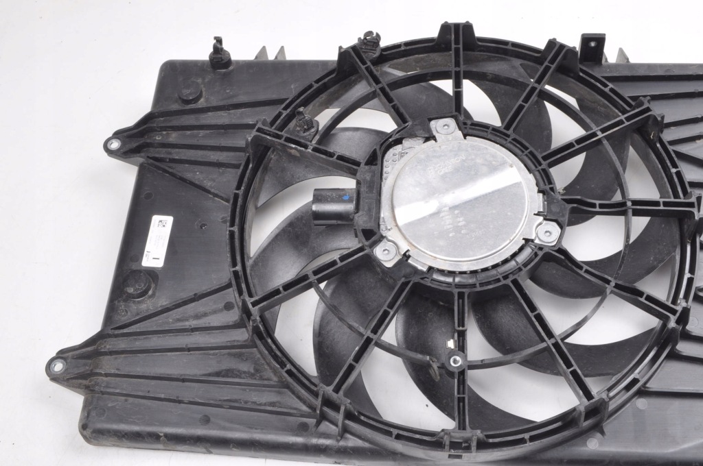 Suzuki s-cross vitara 3 1.4 hybrid вентилятор радіатора 24r 17100-74s00 Зі Шроту