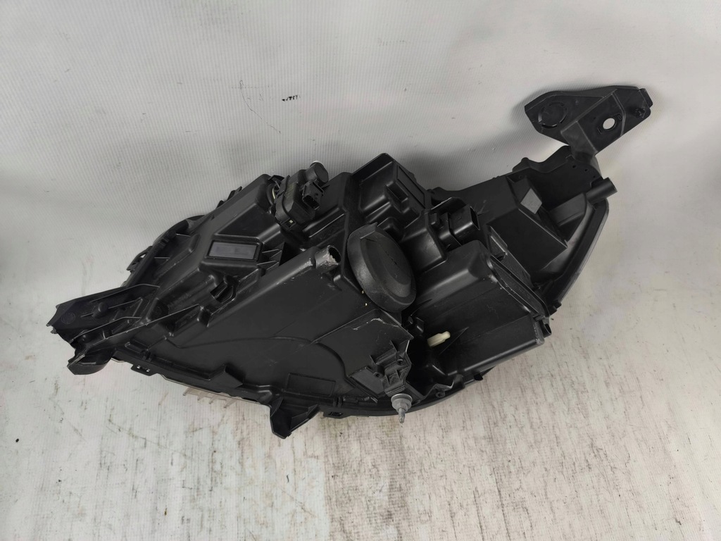 фото №9, Peugeot 208, 2008, ii лампа правая full led - europa