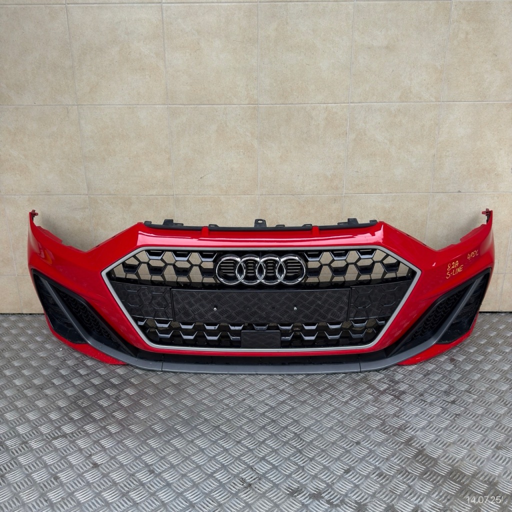 Купити Бампер передній kompletny audi a1 82a s-line 2018 rok 4 pdc