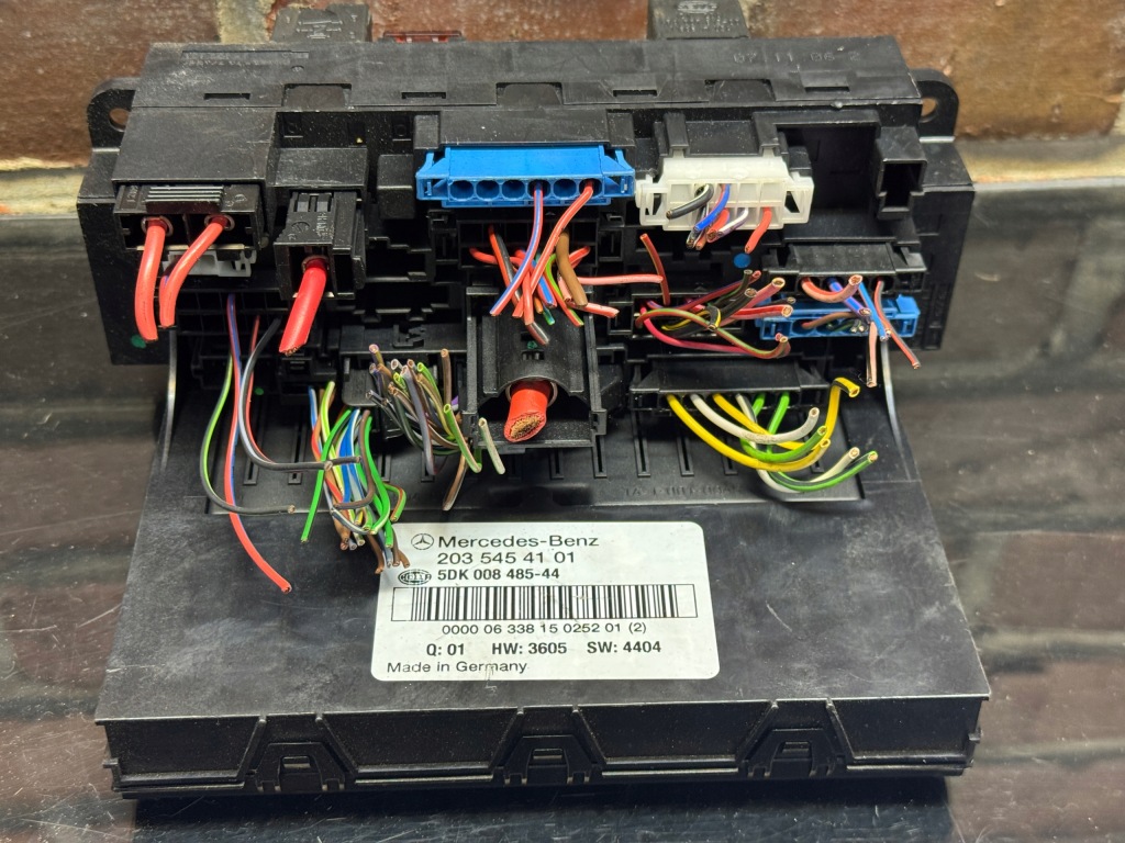 фото №1, Mercedes w203 модуль sam 2035454101