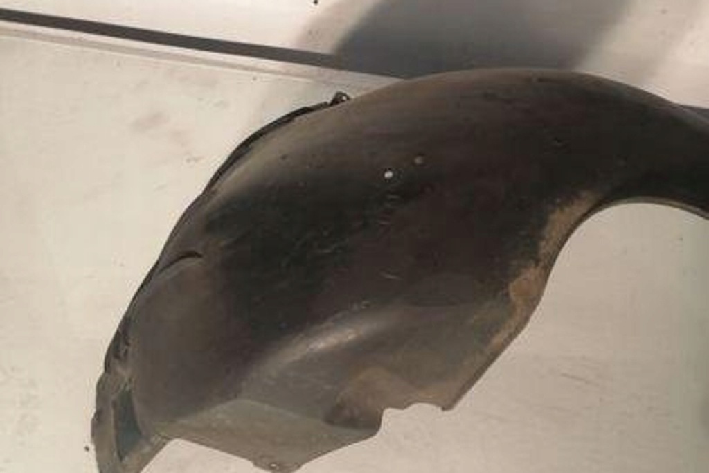 Купити Підкрилок ліва передні bmw 7 e65, e66, e67 7136680 3.0l дизель 170kw 2007