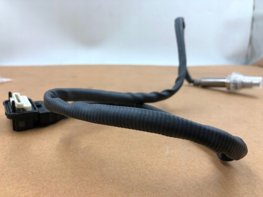 фото №7, Шланг датчик nox азоту штекер 11787587129 do bmw 1 3 5 6 scania man daf